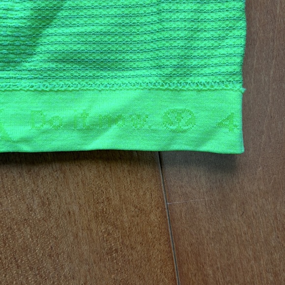 Lululemon tops - Picture 5 of 7